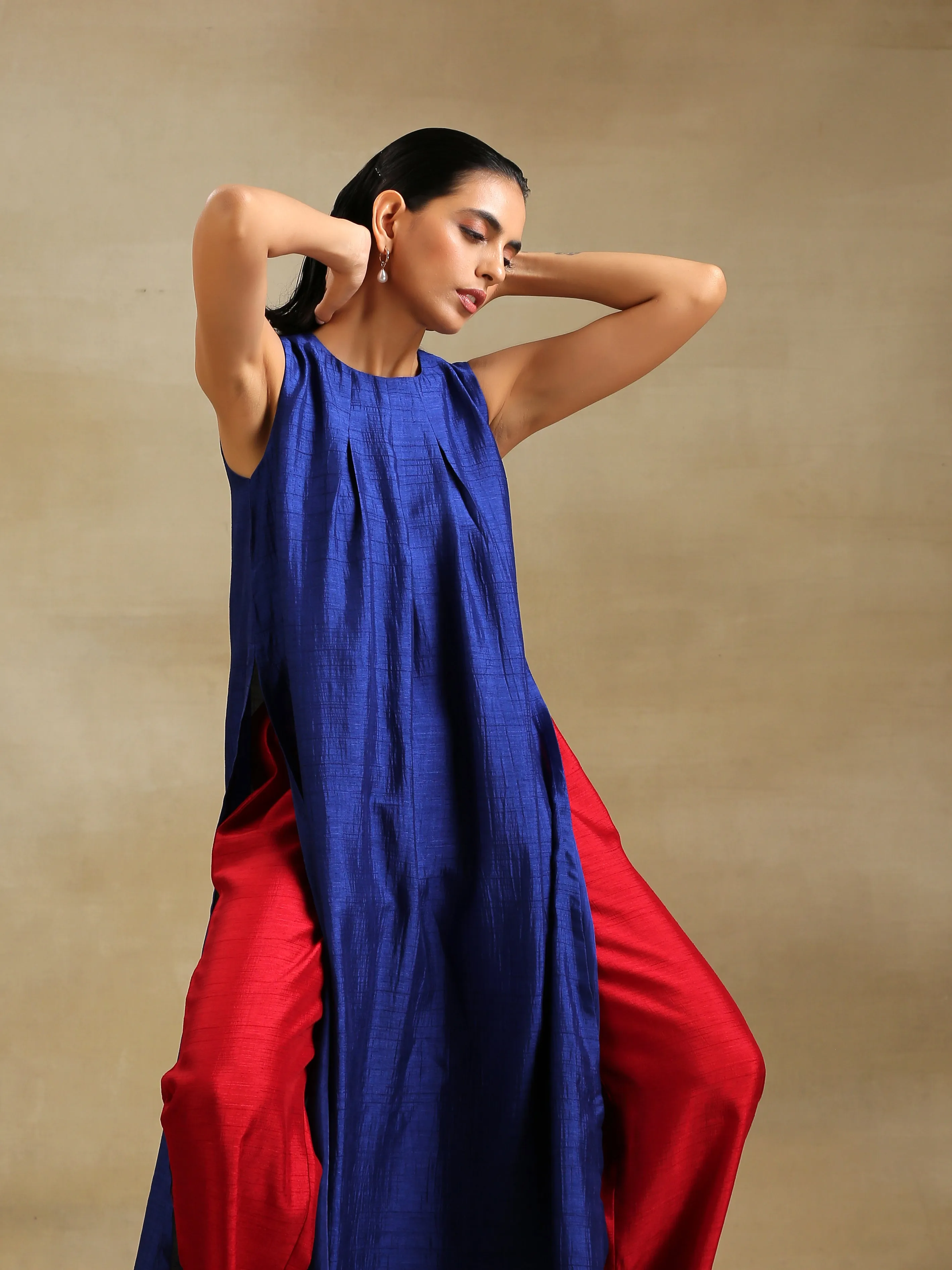 Blue Textured Silk Sleeveless Kurta Pant Set