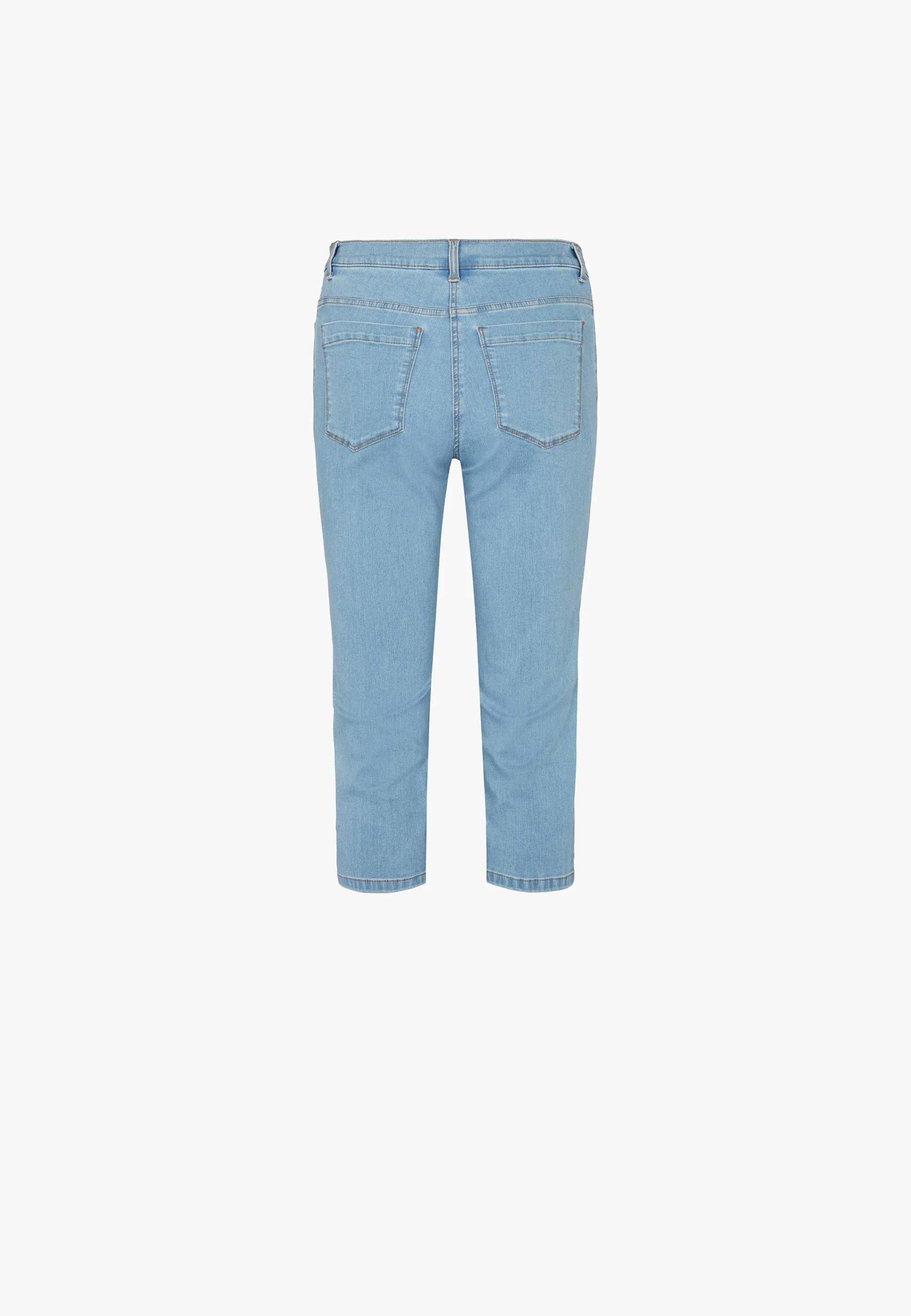 Charlotte Regular Capri Medium Length - Light Blue Denim