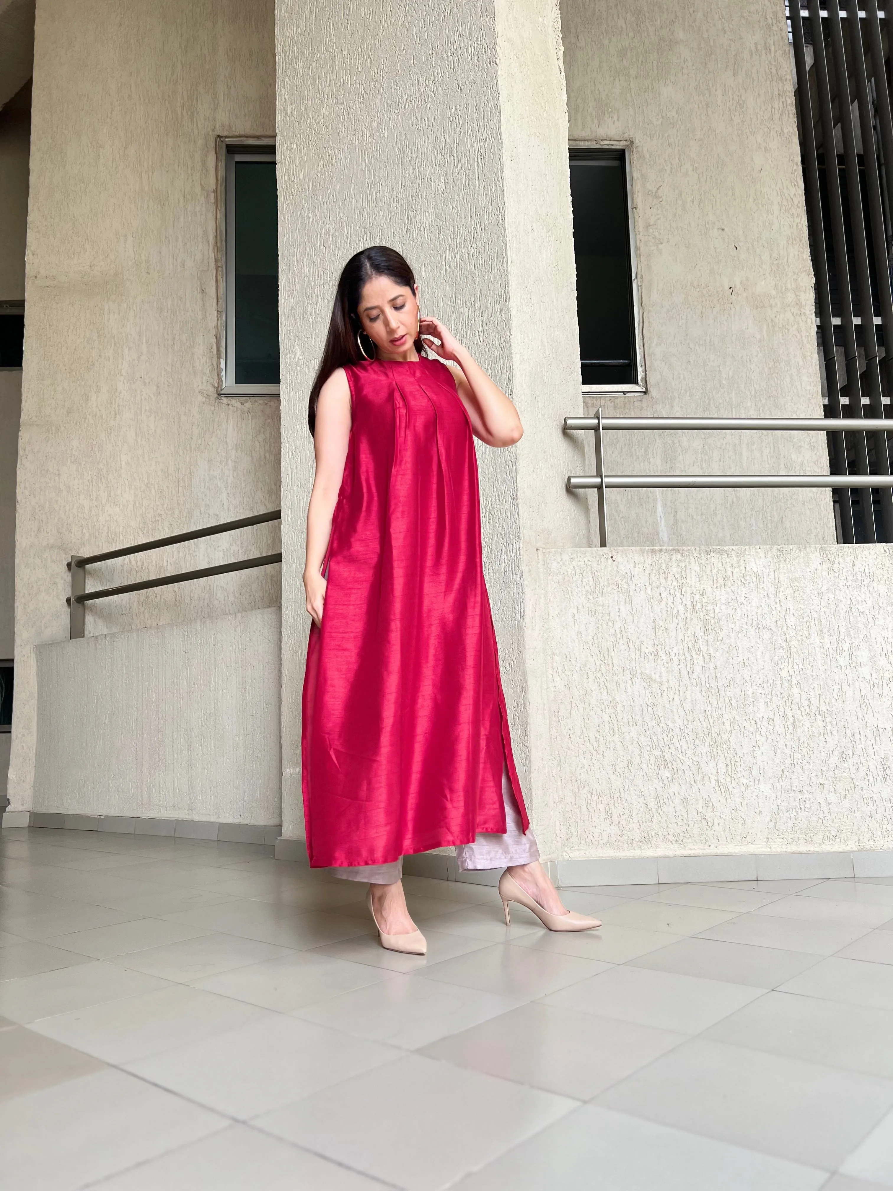 Maroon Textured Silk Sleeveless Kurta Pant Set