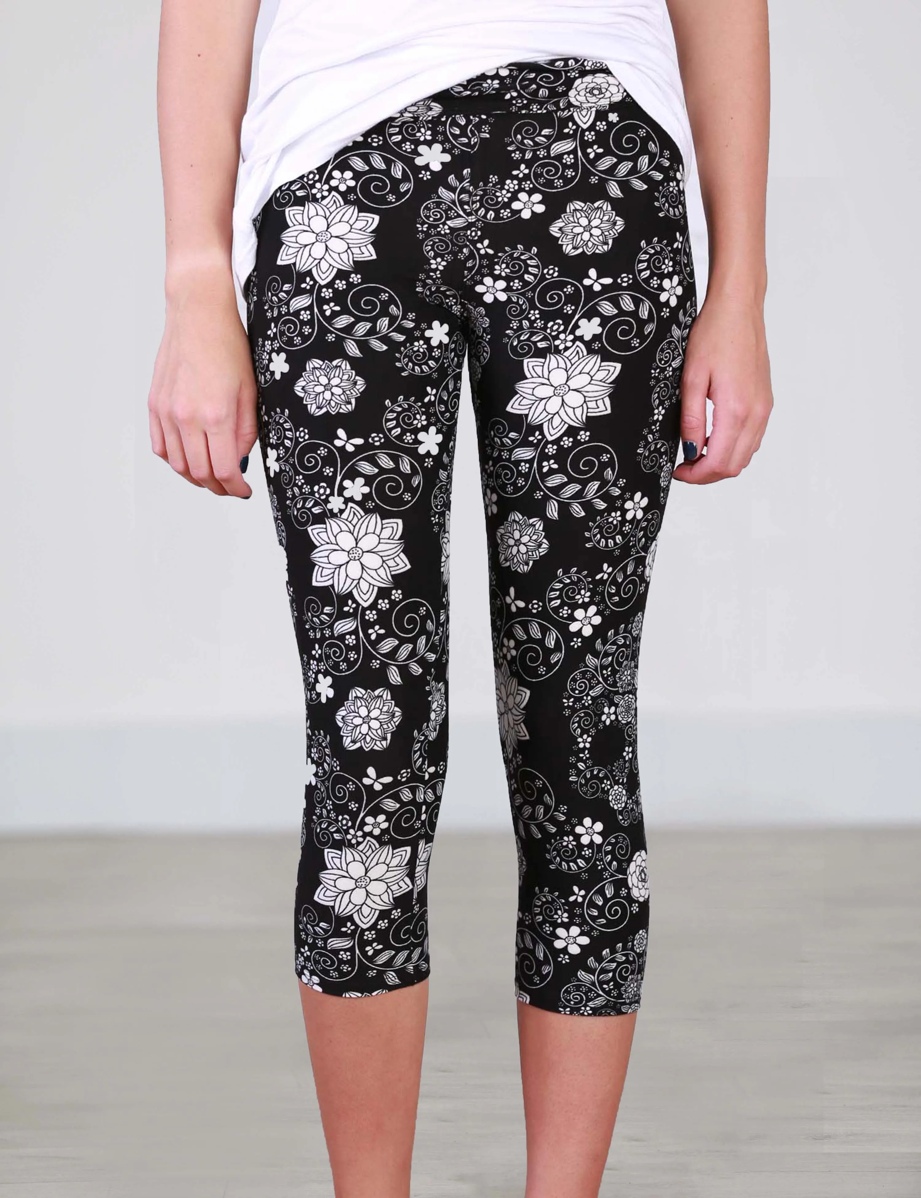 SA Exclusive Full Of Skull Capri Leggings