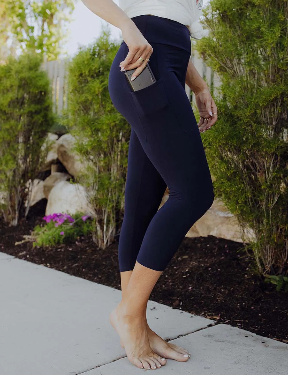 SA Exclusive Navy Pocket Capri Leggings