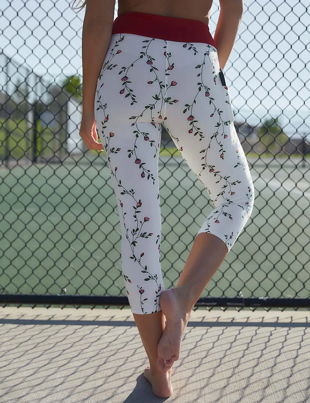 SA Exclusive Rose Bud Capri Pocket Leggings