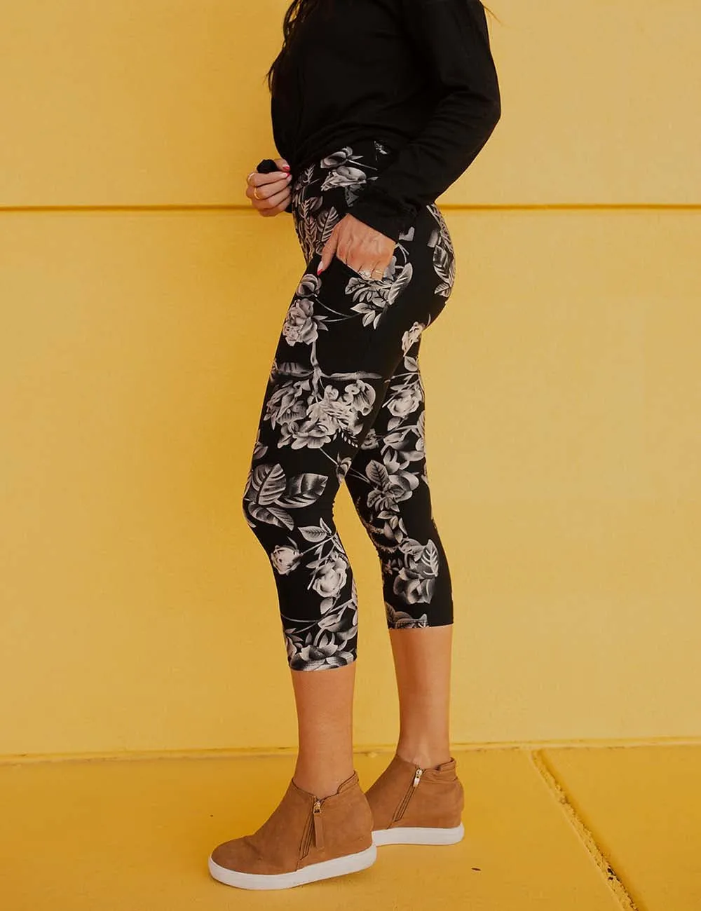 SA Exclusive Whimsical Blooms Capri Pocket Leggings