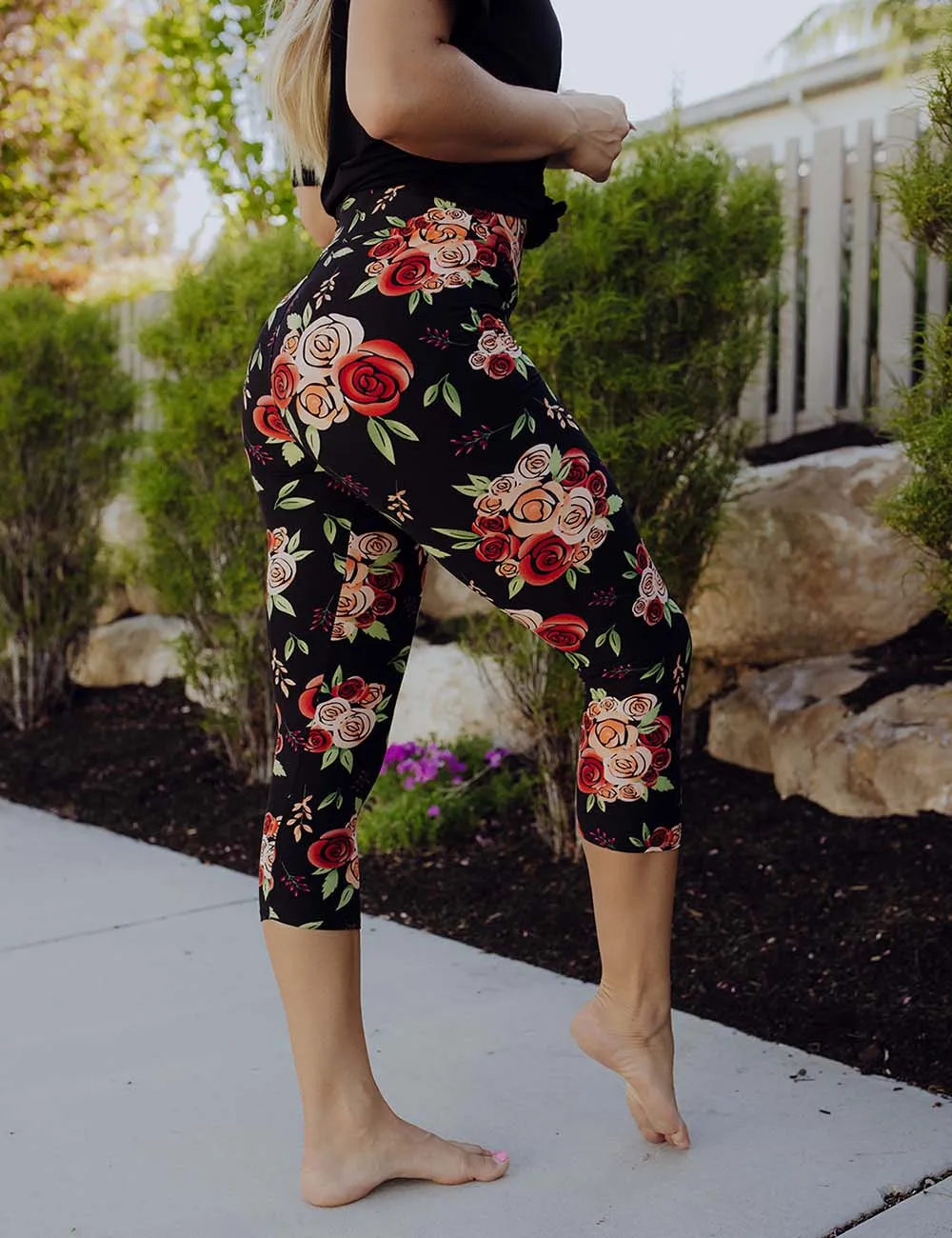 SA Exclusive Wild Rose Capri Leggings