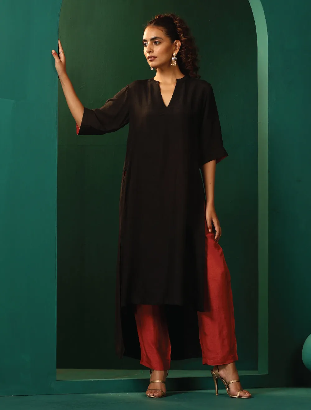 trueBrowns Black Silk High Low Kurta Pant Set